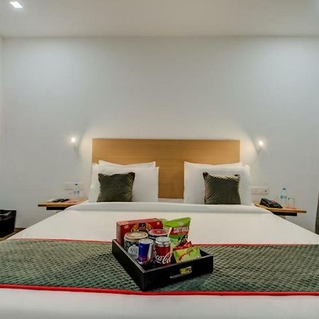 Hotel Town Plaza Pune Extérieur photo