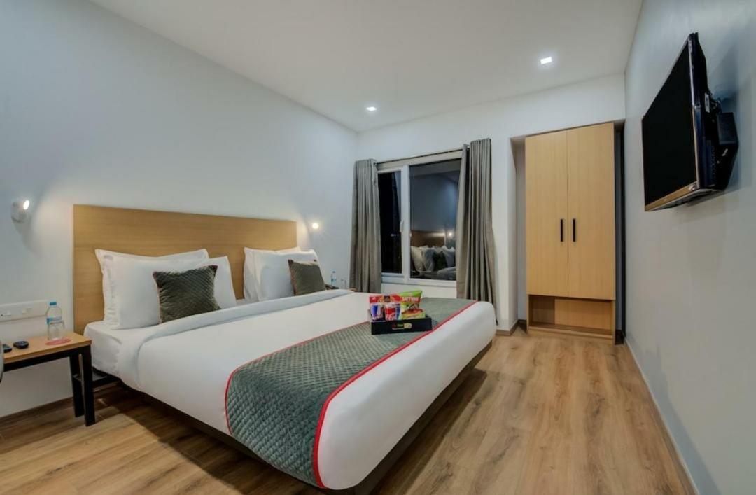 Hotel Town Plaza Pune Extérieur photo