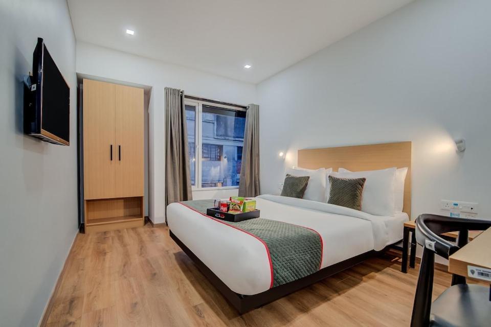 Hotel Town Plaza Pune Extérieur photo